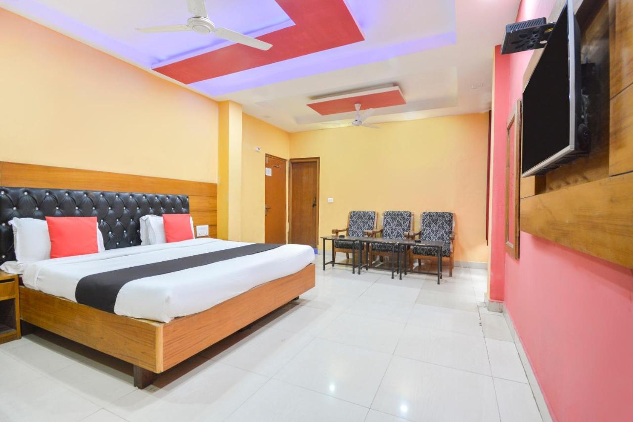 דהראדון Oyo 26602 Hotel Shubham מראה חיצוני תמונה